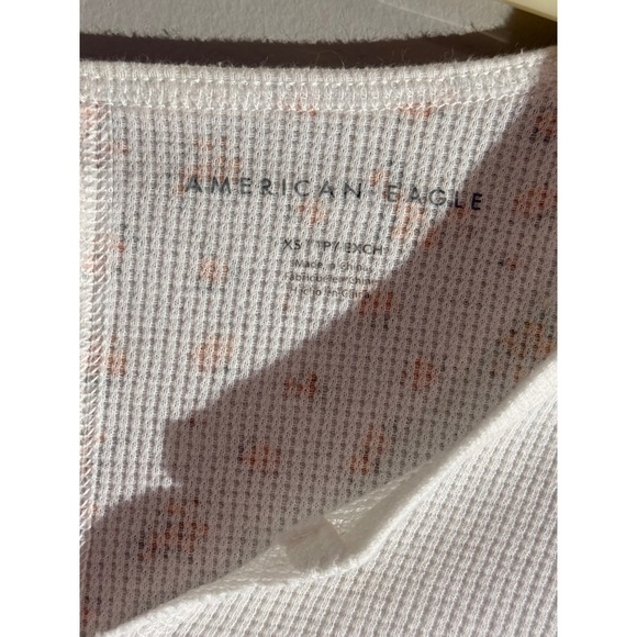 American Eagle Floral Thermal Long Sleeve V Neck Cropped Shirt Womens XS - Picture 3 of 5